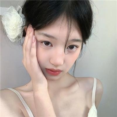 那女孩真帅